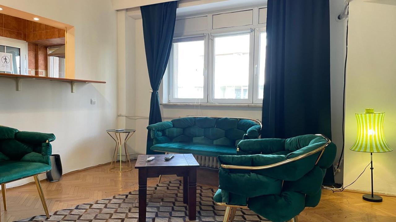 Terrace Balcony Downtown Delight Old Town Oasis City Center Universitate Square Old Town بوخارست المظهر الخارجي الصورة